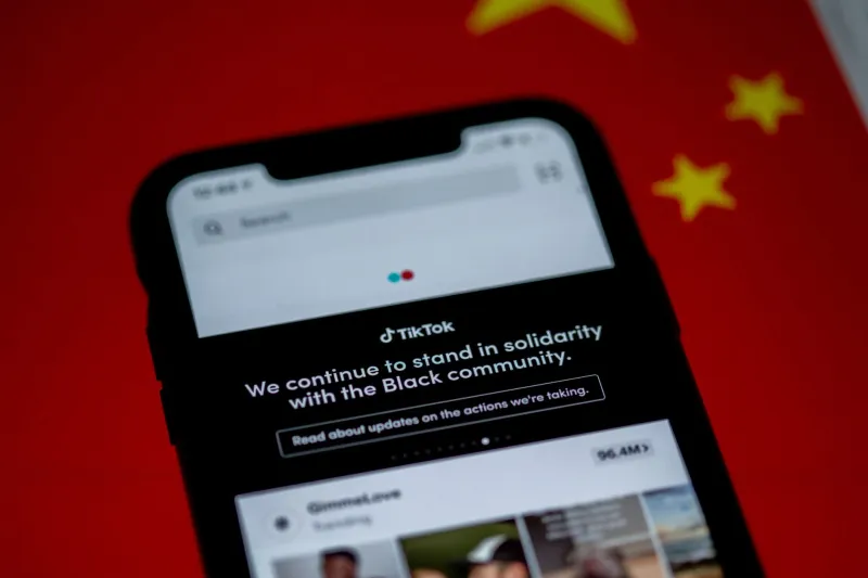 El voto que no ves: cómo los algoritmos de TikTok, YouTube e Instagram deciden qué política te llega