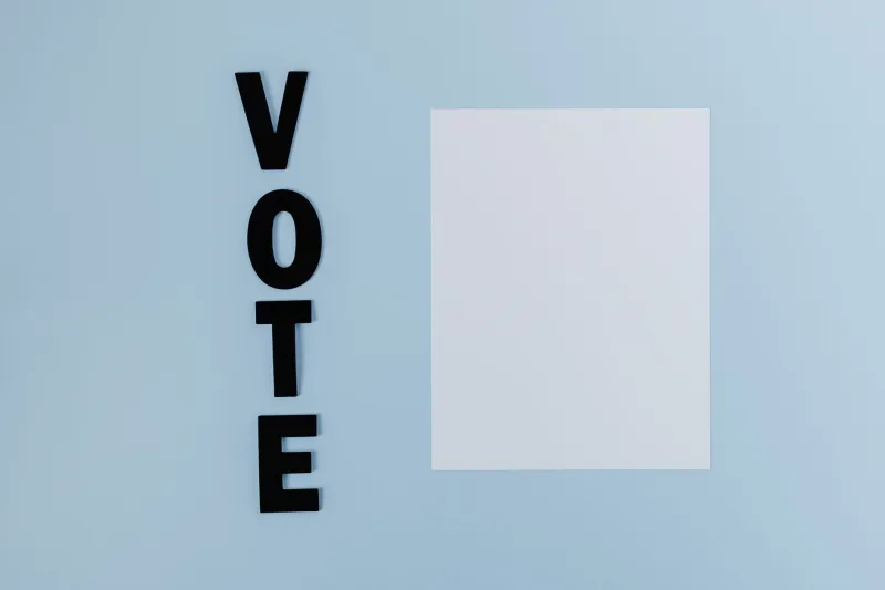 Antes de votar, investiga: lo que los candidatos prefieren que no sepas de su pasado